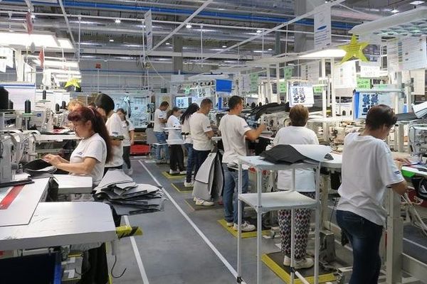Producția industrială revine pe trend descendent: scădere de 2,8% în noiembrie, marcată de declinul în textile și chimie