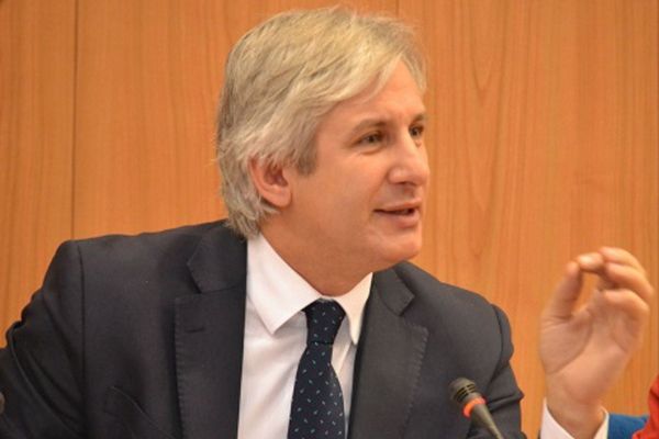 Teodorovici și nostalgia ceaușistă: ”Plafonarea prețului gazelor, măsură comunistă, dar necesară”