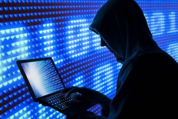 Gratuitate doar pentru infractori: cardurile cadou gratis, o țeapă