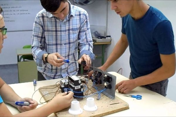 Președintele Klaus Iohannis a promulgat legea privind contractele de internship