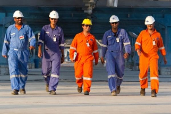 Liber la angajat muncitori extracomunitari pe salariu minim