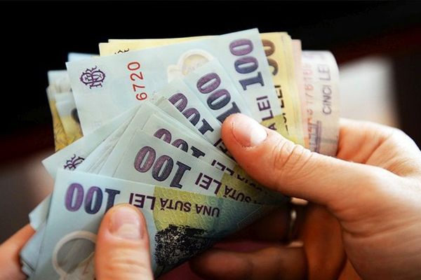 Salarii mai mari în martie 2021, față de februarie. Cât a fost creșterea