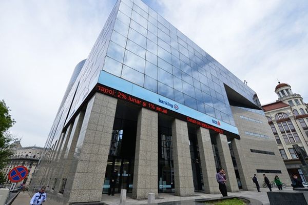 BCR a decis să intre în sistemul split TVA