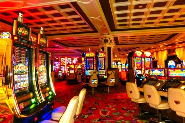 Consiliul Concurenței aprobă fuziunea între doi operatori de păcănele