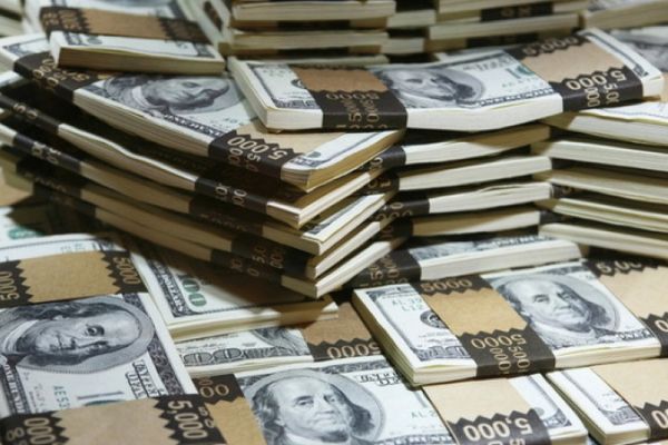 Leul s-a depreciat luni cu 0,84% față de dolar, la cursul BNR