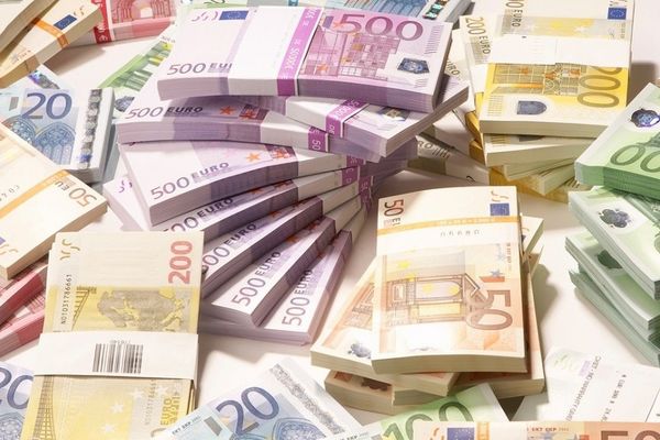 Rezervele valutare ale României au scăzut cu 388 milioane euro
