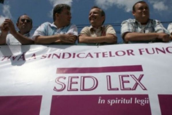 Sindicaliștii îi dau replica lui Teodorovici: ”Dacă 20% din politicieni ar pleca, n-ar simţi nimeni”