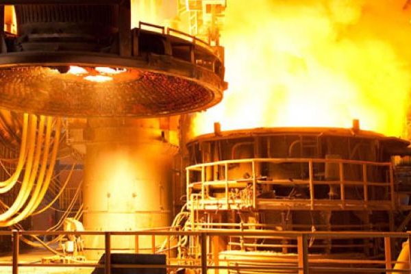 Combinatul ArcelorMittal, curtat de două companii din Brexit