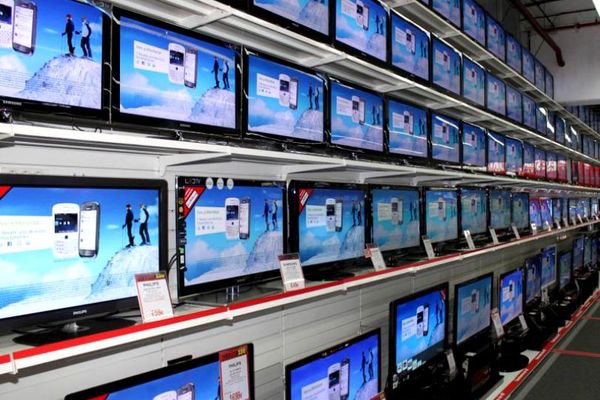 Populația s-a împrumutat să consume. 10,8 miliarde lei, în șase luni din 2018