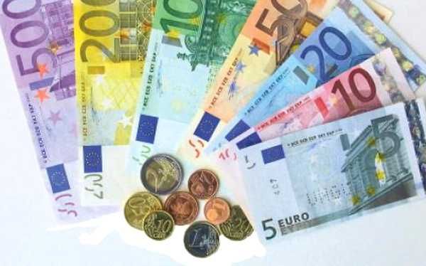 Euro, un nou curs record al perioadei. Azi, 4,6578 lei
