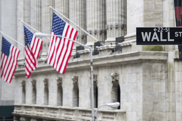 Probleme pe Wall Street după ce Federal Reserve a ridicat dobânda la dolar