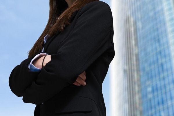 Româncele își fructifică studiile într-o proporție mai mare decât femeile din Vest