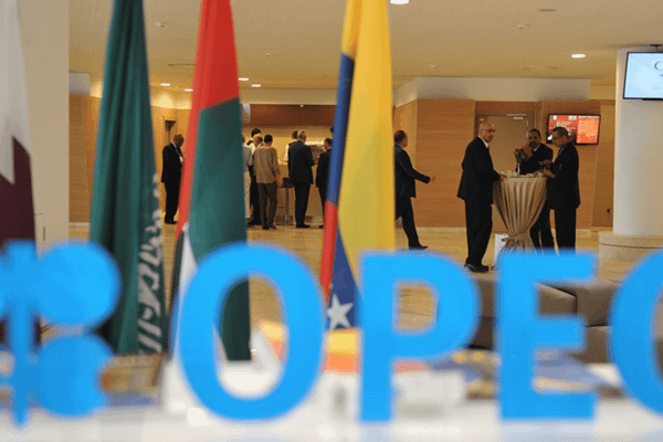 Oficialii OPEC sunt speriați după ce petrolul SUA a inundat piața mondială