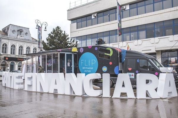 Diferențe mari între generații privind obiceiul de a economisi. Tinerii aleg criptomonedele