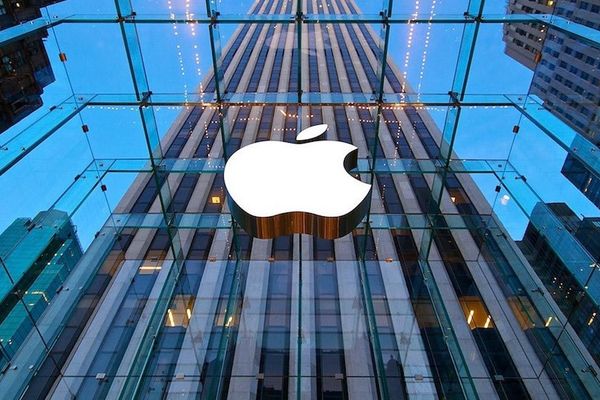 Trump cere Apple să contribuie la dezvoltarea reţelelor 5G în Statele Unite