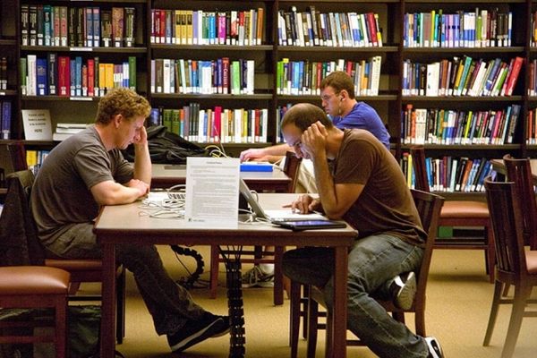 Britanicii și românii, cei mai slabi din Europa la limbi străine