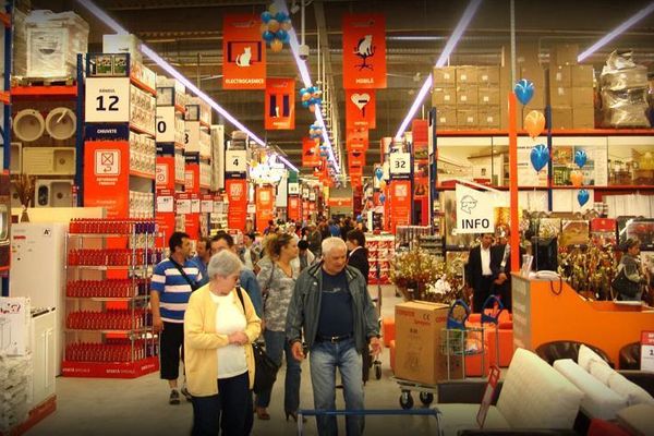 Dedeman extinde rețeaua de magazine la 49 de uități