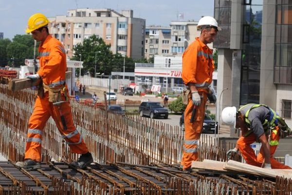 Lucrările din construcți au scăzut cu 12,7% în iulie