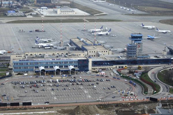 Uniqa Asigurări va furniza servicii Companiei Naționale Aeroporturi București
