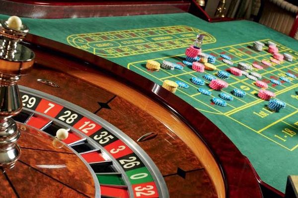 Euro stă. ROBOR stă. Ruleta BNR s-a înțepenit. ”Rien ne va plus”