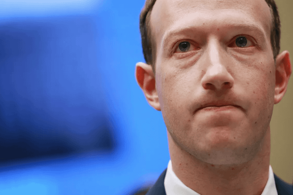 Disensiuni în conducerea Facebook: investitorii mari doresc ca Zuckerberg să nu mai fie președinte