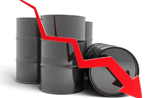 Creșterea stocurilor din Statelor Unite trimite prețul barilului de petrol în picaj
