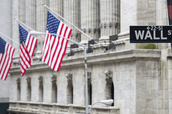 Record de optimism la Bursa din New York, în ciuda protestelor violente de la Capitoliu