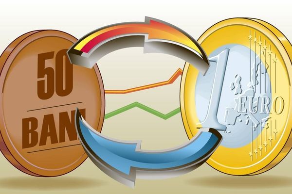 Cursul se apropie de pragul de 4,67 lei/euro