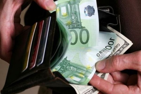 Joia leului: Aprecieri față de euro și față de dolar
