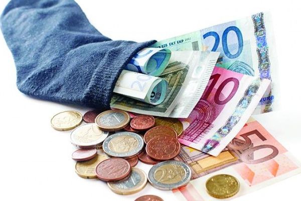 ROBOR la 3 luni scade la 3,29%