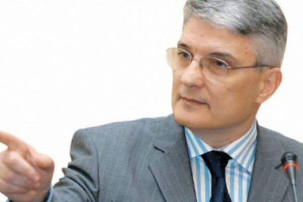 Dăianu: Deficitul bugetar, punctul nevralgic al României în caz de criză