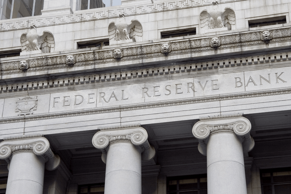 Federal Reserve vrea să revizuiască felul cum comunică publicului deciziile de politică monetară