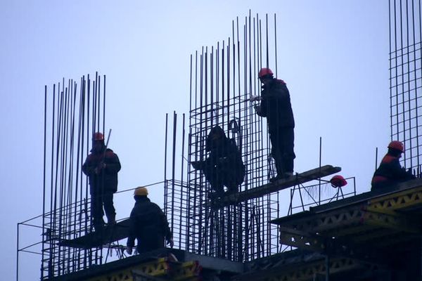 Surpriză pe piața imobiliară. Cu cât s-au scumpit apartamentele noi în București, în interval de un an? - ANALIZĂ