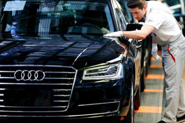 Gigantul auto care a ocolit România în favoarea Ungariei anunță investiții de 40 miliarde euro