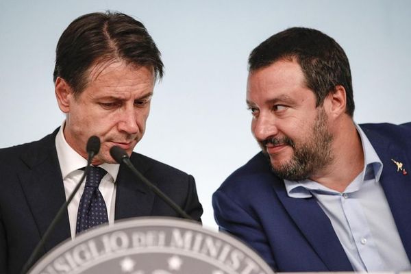 Guvernul Italiei dă înapoi în războiul cu UE și prezintă un nou proiect de buget