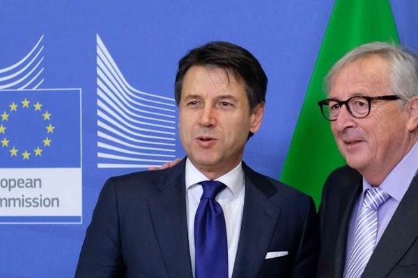 Guvernul Italiei a făcut un pas înapoi, pentru a evita o criză ca în Grecia