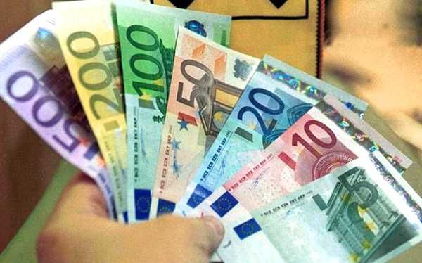 Euro se apropie de pragul de 4,75 de lei