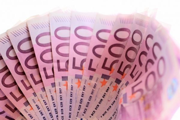 Moneda euro împlinește 20 de ani. Italia și Spania s-au "păcălit", Germania a tras biletul câștigător