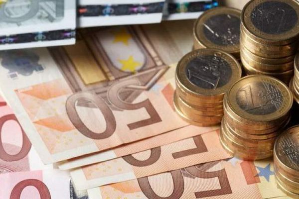 BNR pune bani de-o parte pentru zile negre