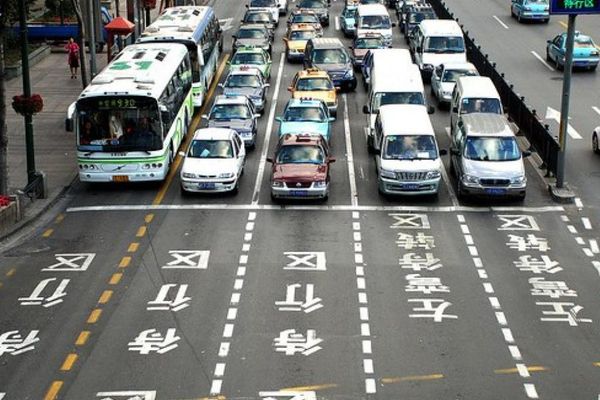 Cea mai mare piață auto din lume, în scădere cu aproape 6% în 2018, prima oară după 1990