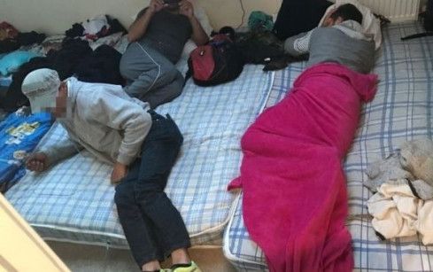 Aproape jumătate dintre români trăiesc în locuințe aglomerate