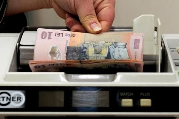 Leul începe săptămâna cu stângul