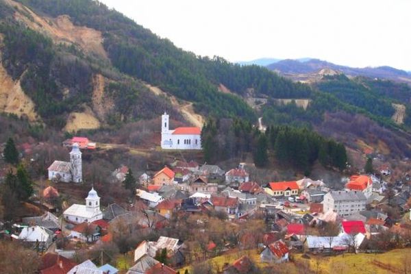 Miliardarii care răstoarnă guverne și planurile ascunse legate de Roșia Montană. Încrengăturile ajung până la omul lui Trump