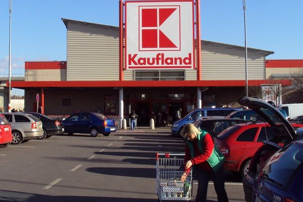 Masura fara precedent la Kaufland. Ce se intampla cu angajatii...