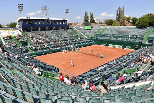 Isărescu:"Suntem gata să cedăm arenele BNR statului, dar cu acte în regulă"