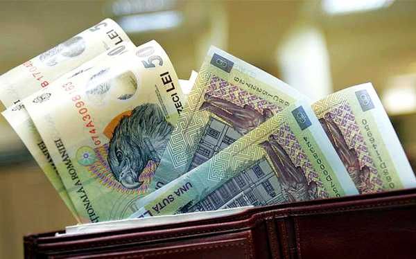 Cresc, din nou, salariile la stat