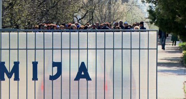 Disponibilizări pe bandă rulantă la UM Mija. Sindicaliștii vorbesc despre lipsa reală de contracte