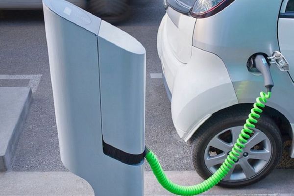 Vânzările de automobile electrice au crescut spectaculos în România