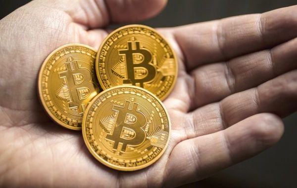 Guvernul dă lege pentru emiterea de "monedă electronică" în România