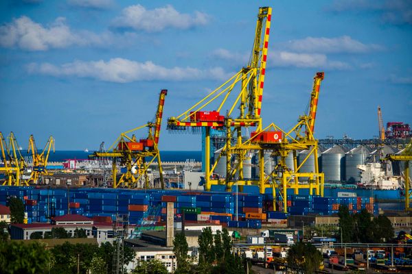 Traficul de mărfuri din Portul Constanța a depășit recordul din 1989